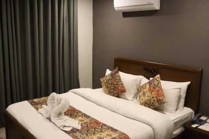 Room 2 of 52