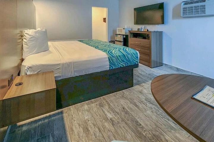 Room 4 of 32