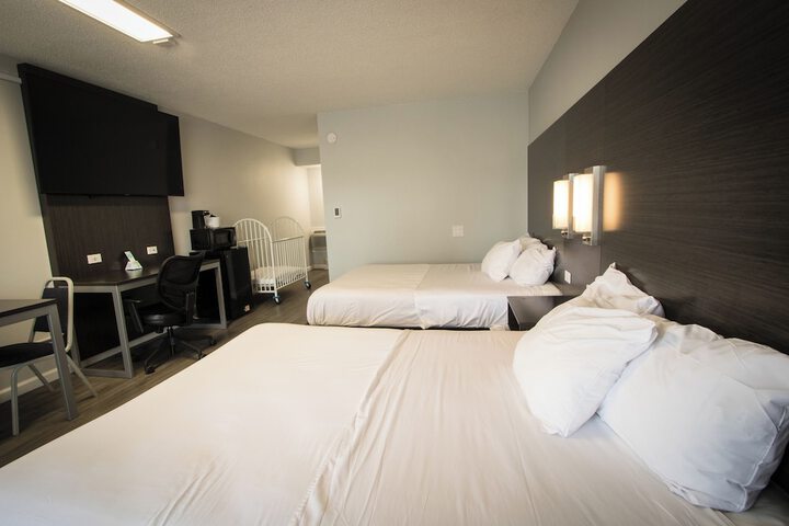 2 Queen Beds (20 of 46)