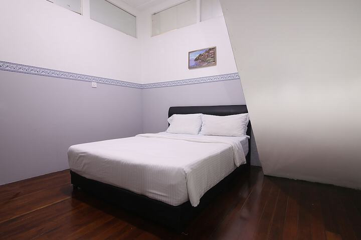 Room 12 of 17