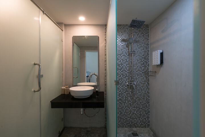 Room 71 of 102
