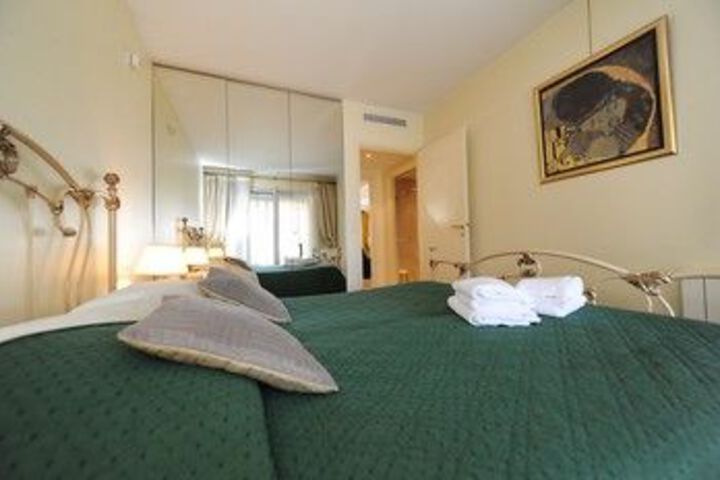 Room 7 of 31