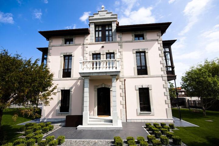 Hotel Villa Marrón