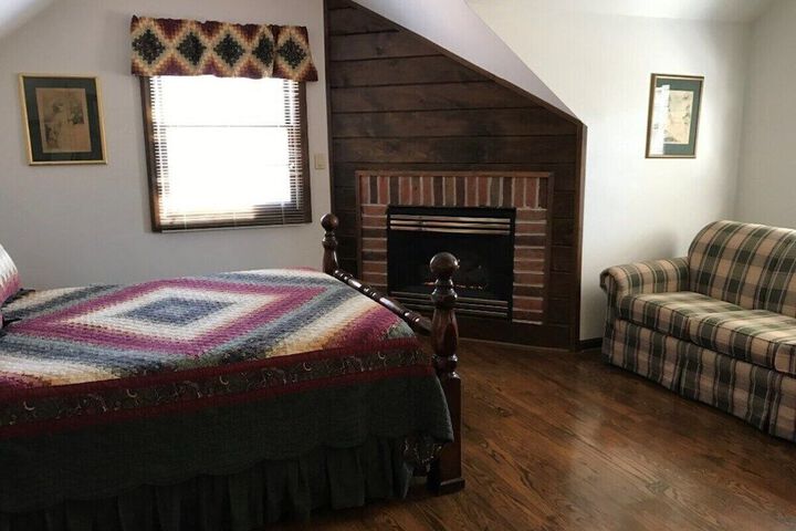 Room 13 of 42