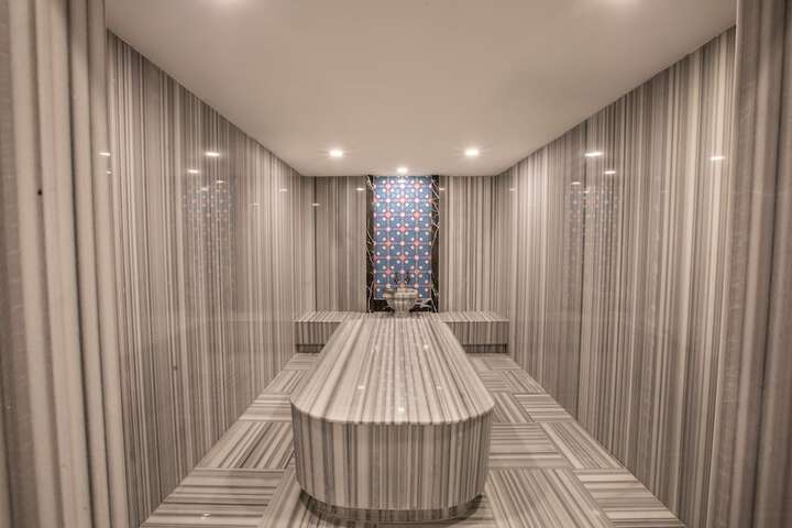 Room 48 of 103