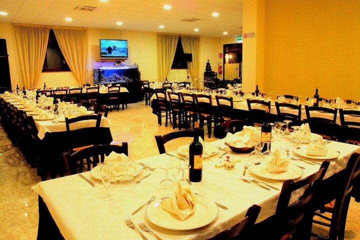 Dining 49 of 68