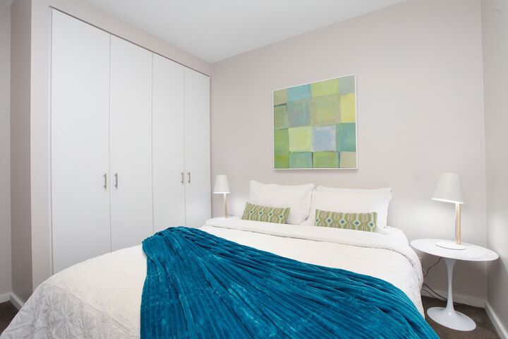Room 3 of 16
