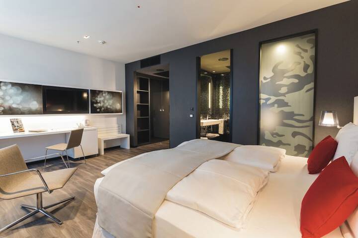 Room 6 of 59