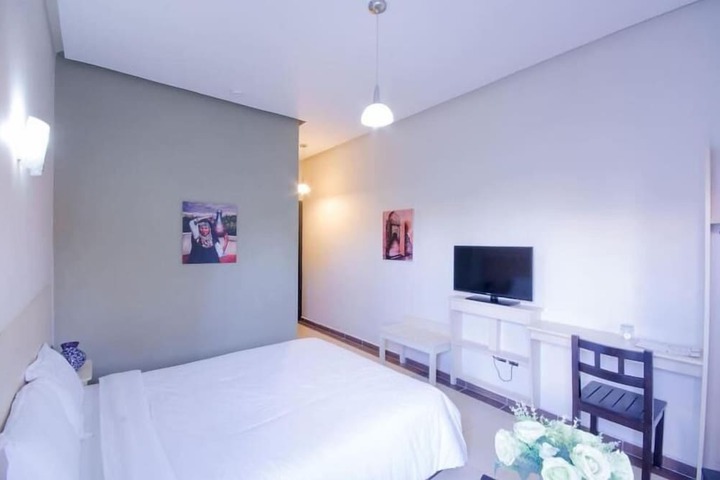 Room 27 of 78