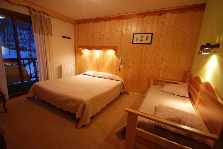 Room 4 of 60
