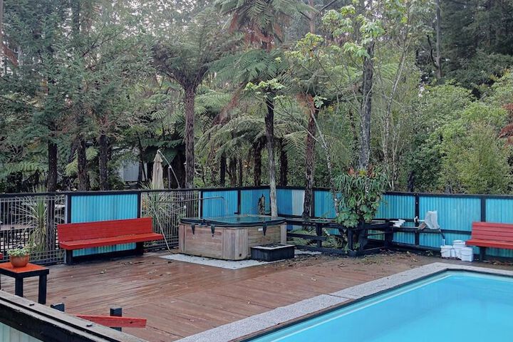 Hotel Pool