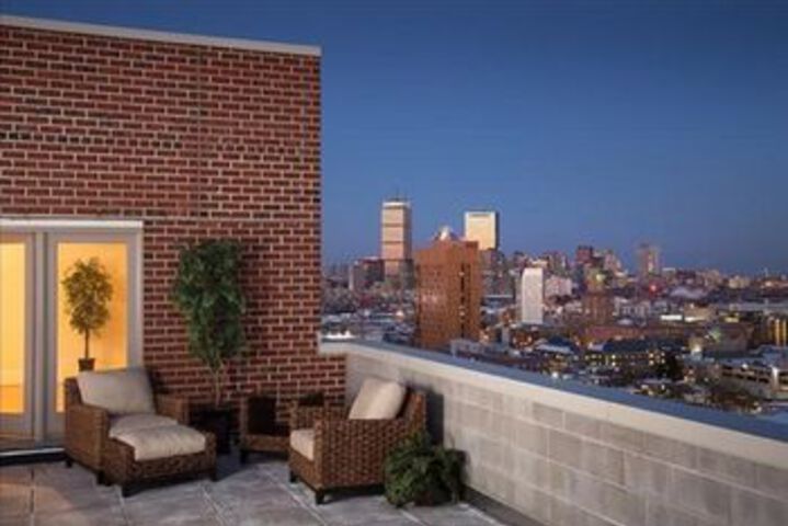 Exterior of Global Luxury Suites at City View
