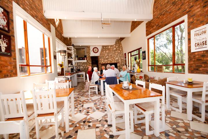 Dining 73 of 85