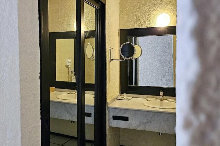 Room 45 of 78