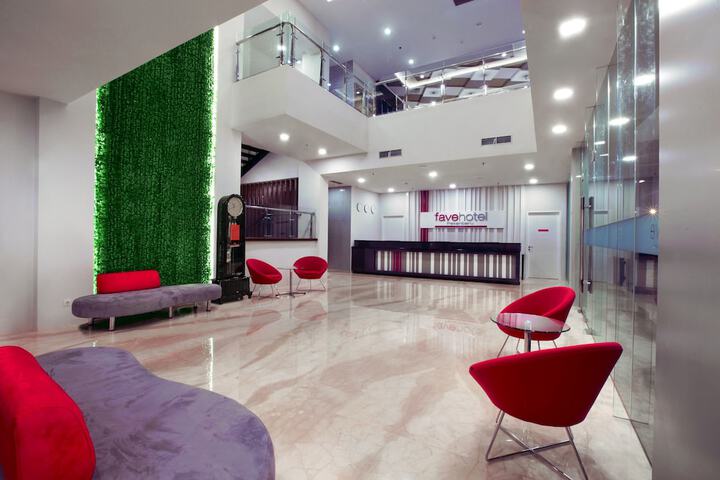 Entrance & Lobby