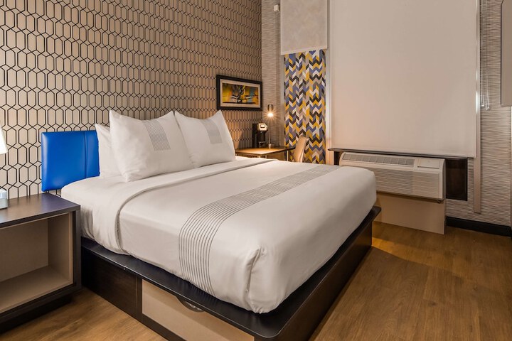 Room 6 of 21
