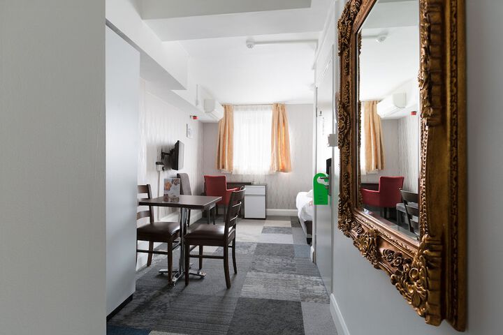 Room 32 of 113