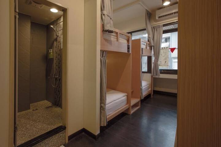 Room 16 of 78