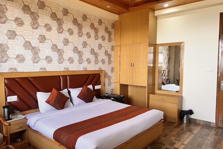 Room 7 of 20