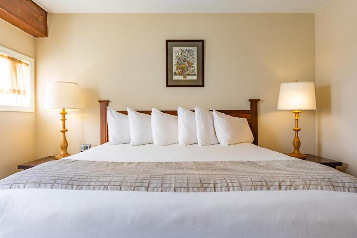 2 Double Beds (1 of 7)