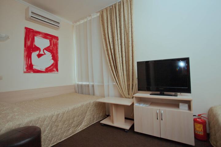Room 16 of 36