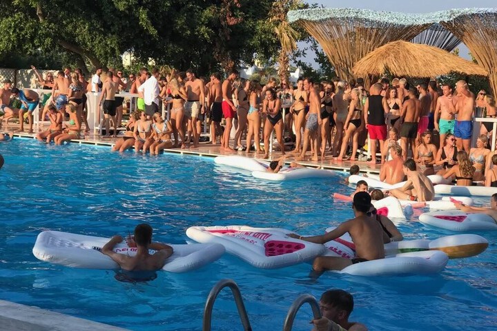 Pool 50 of 88