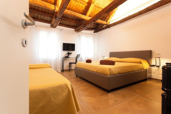 Room 42 of 133
