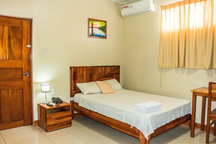 Room 9 of 38