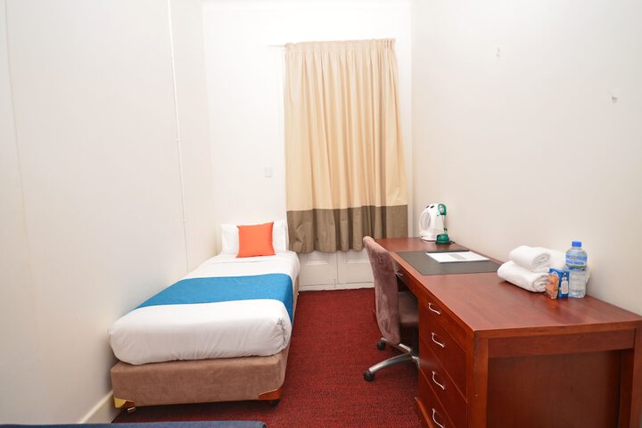 Room 6 of 35
