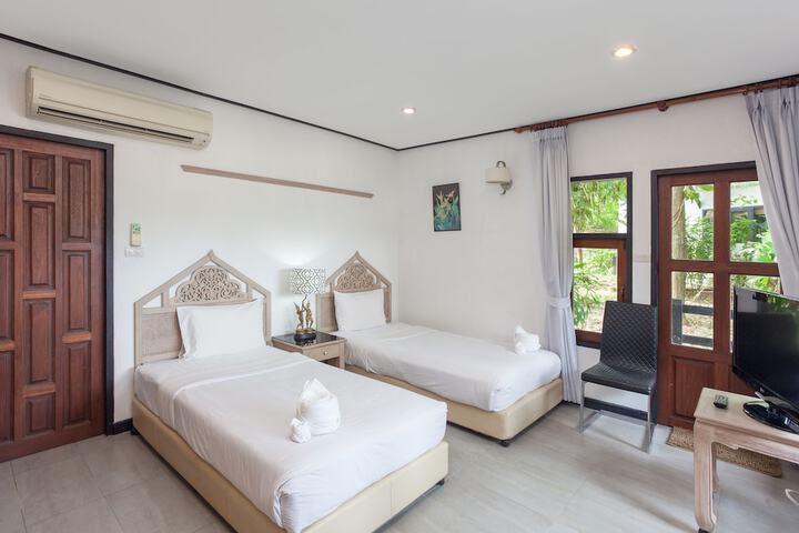 Room 5 of 171