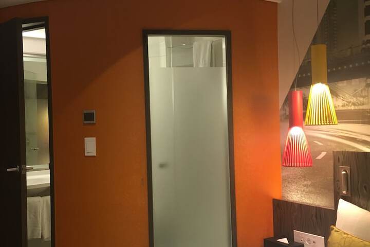 Room 33 of 75
