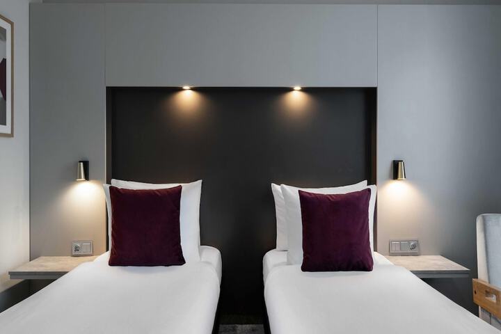Room 34 of 121
