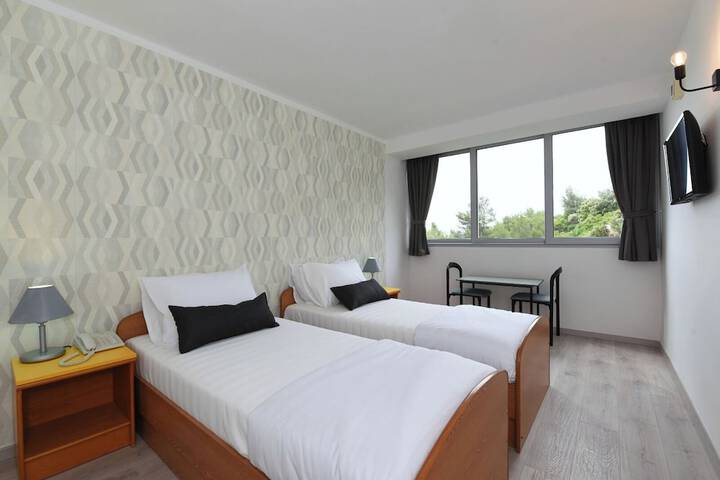 Room 7 of 31