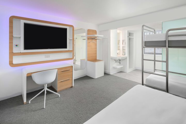 Room 6 of 31