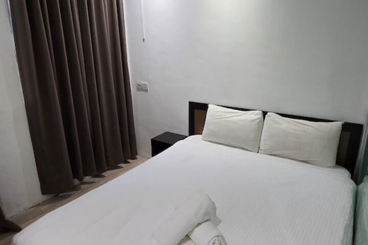 Room 14 of 27