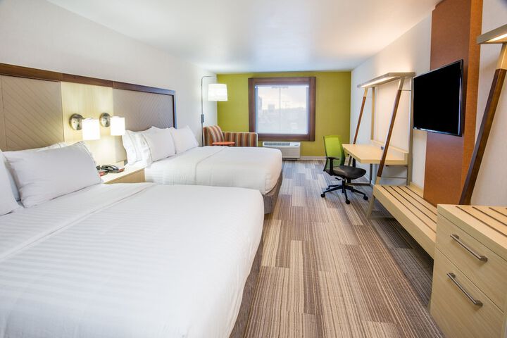 Room 6 of 39