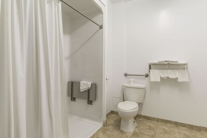 Room 8 of 36