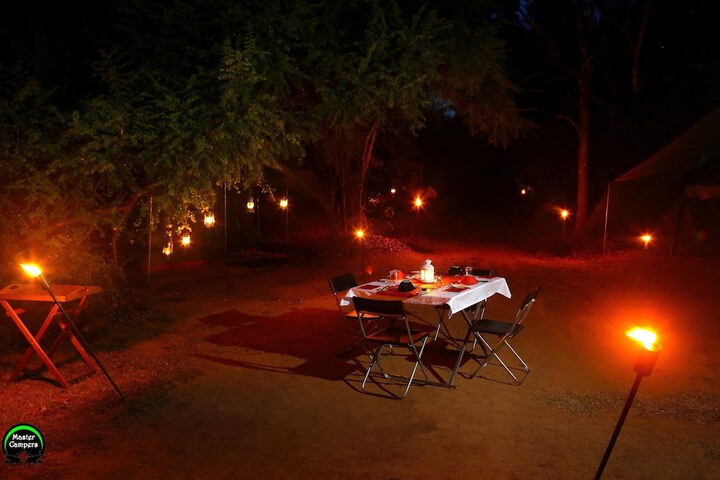 Dining 9 of 14
