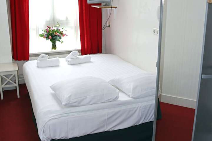 Room 8 of 21