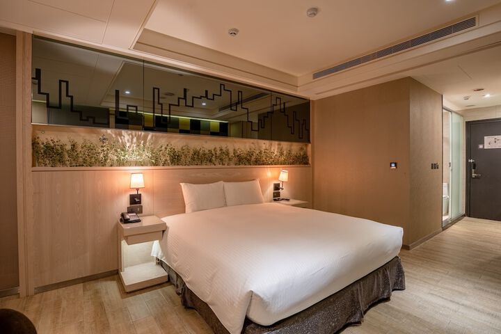 Room 25 of 126