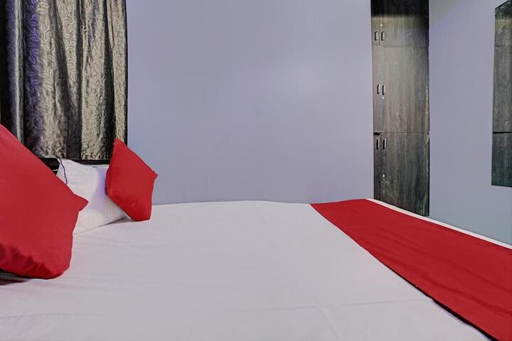 Room 5 of 18