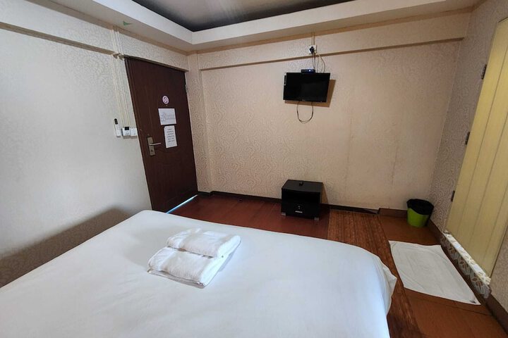 Room 30 of 56