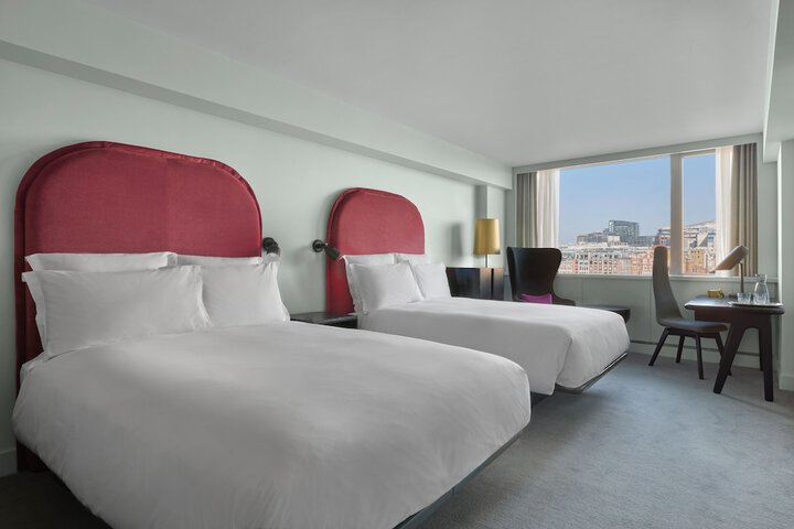 Room 41 of 233