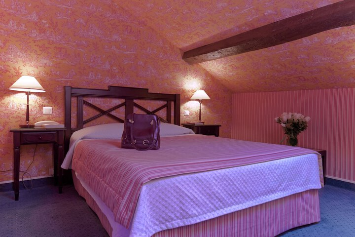 Room 13 of 69