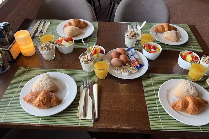 Breakfast/Coffee Service 33 of 33