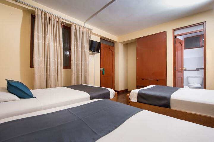 Room 9 of 38