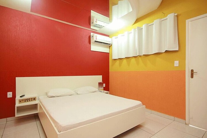 Room 17 of 33