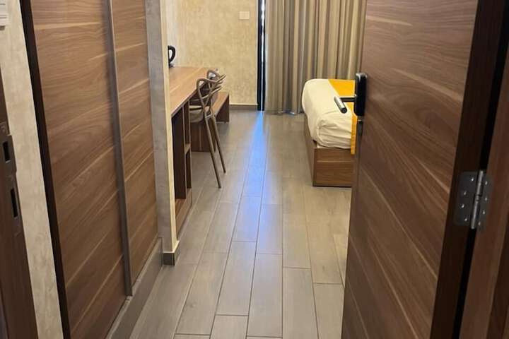Room 5 of 26