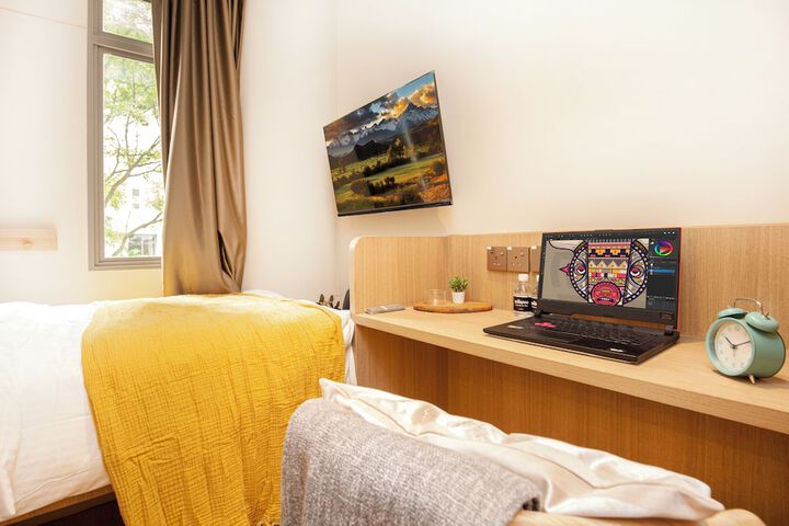 Room 12 of 42