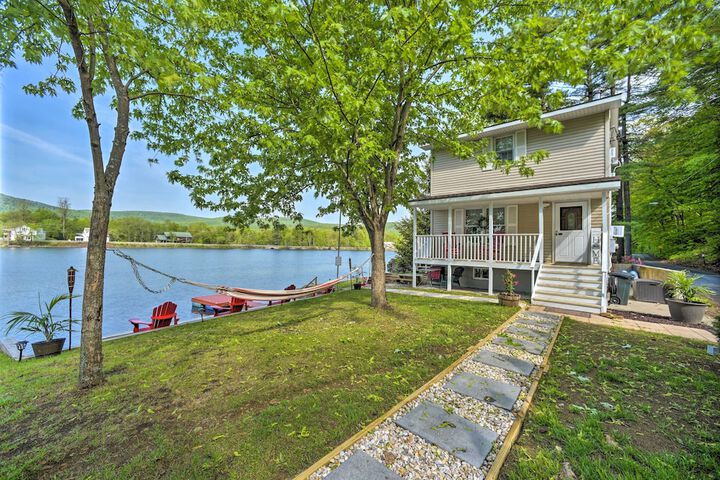 Lake Luzerne Home w / Fire Pit on Hudson River